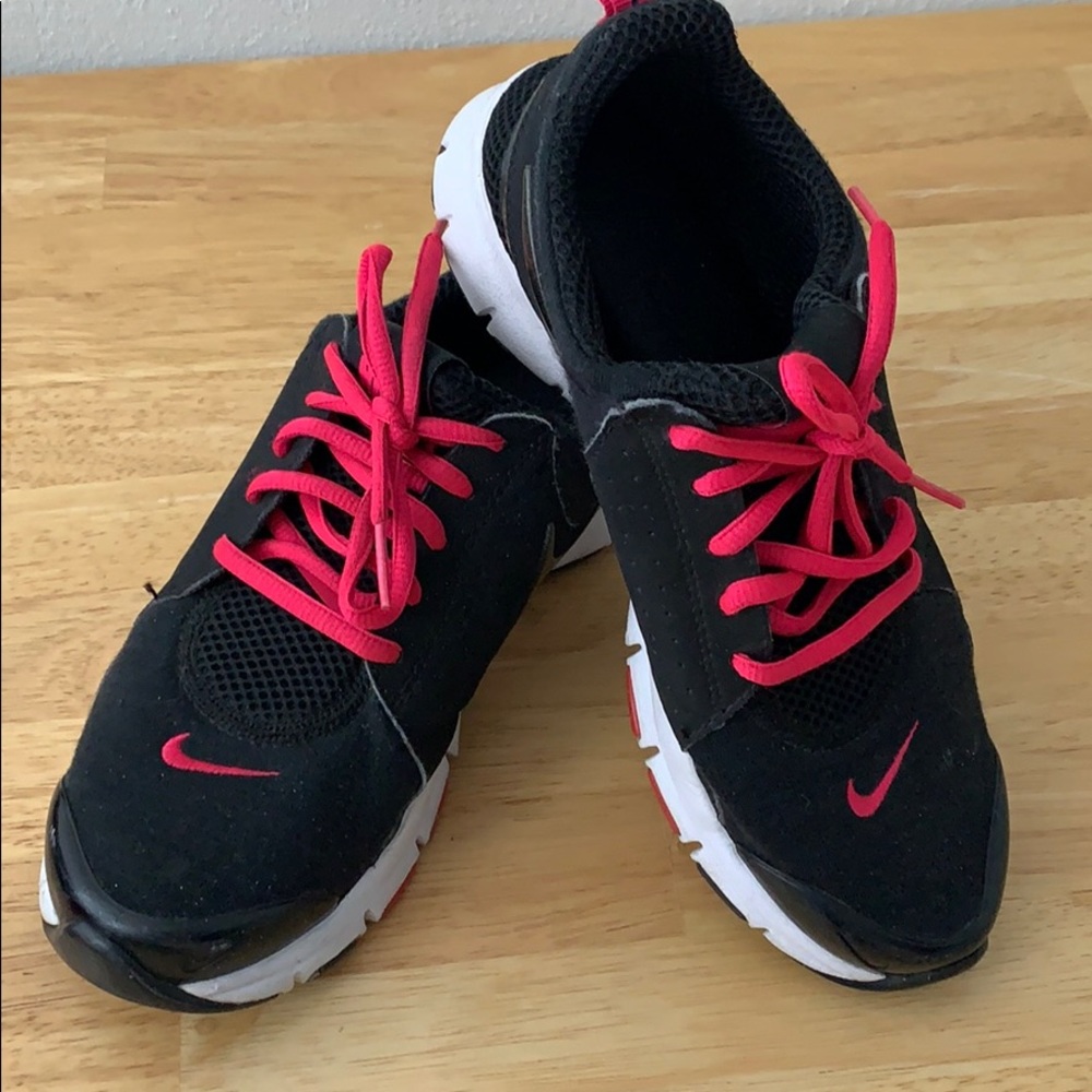 Nike kids Tennis shoes